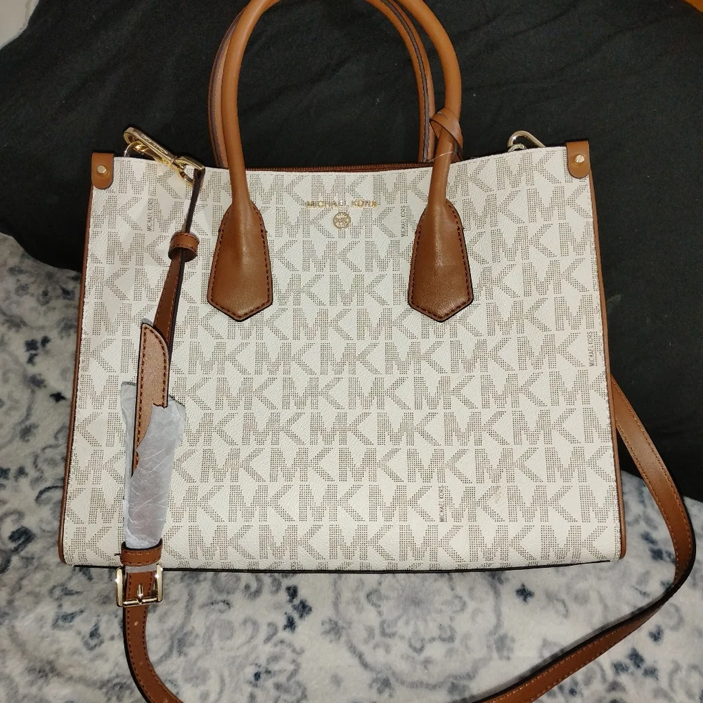 Michael kors purse - Picture 2 of 6